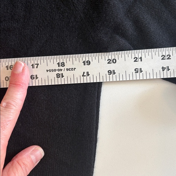 J Crew Perfect cashmere crewneck sweater XS Black - Picture 5 of 8